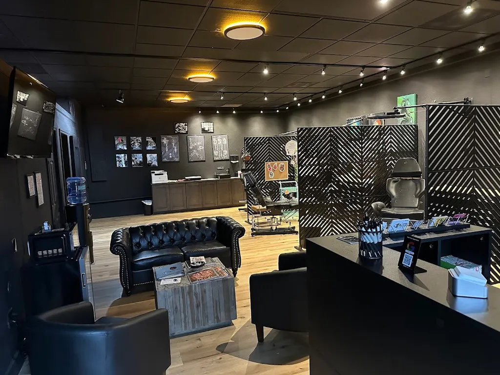 The Johnson Tattoo Company — Tattoo and piercing shop in Lakeland